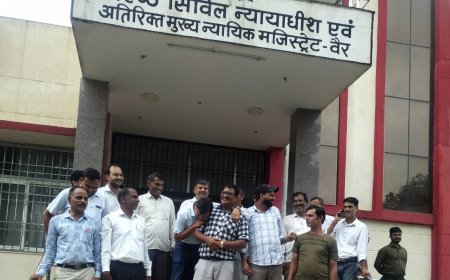 न्यायिक कर्मचारी सामूहिक अवकाश पर रहने के कारण  न्यायालयों का सभी कामकाज रहा ठप्प