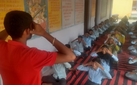 आयुष्यान आरोग्य मंदिर दीवली योग प्रशिक्षक ने जौनाखेडा भय राजकीय विद्यालय में कराया योग