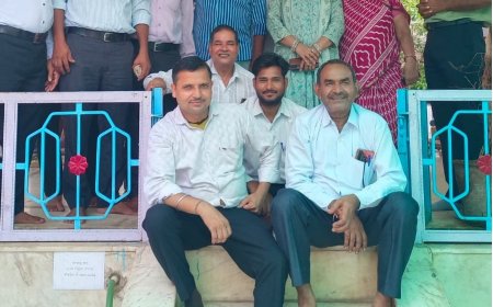 हाईकोर्ट के सम्मान में न्यायिक कर्मचारी मैदान में की तर्ज पर पांचवें दिन बुधवार को राजगढ़ में भी न्यायिक कर्मियों का अनिश्चितकालीन धरना प्रदर्शन जारी रहा