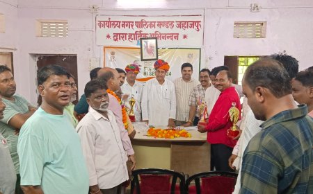 जहाजपुर नगर पालिका को स्वच्छ सर्वेक्षण में दूसरा स्थान मिलने पर सफाई कर्मियों का हुआ सम्मान