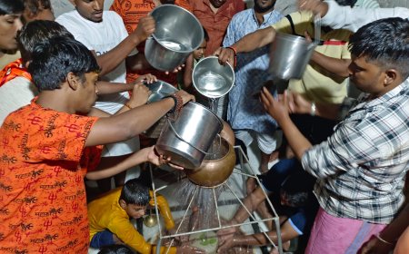 उपनगर पुर के कावड़ियो द्वारा रविवार को  मातृकुंडिया के जल से नीलकंठ महादेव का सहस्त्र धारा अभिषेक सम्पन्न