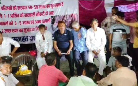 बिचगांव में दो शिव भक्त कावड़ियों की मौत को लेकर भूख हड़ताल कर धरने पर बैठे भाजपा नेता डॉक्टर श्याम सुंदर मीणा