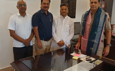 भरतपुर जिला व्यापार महासंघ का एक प्रतिनिधि मंडल सम्भागीय आयुक्त टीना सोनी, भरतपुर IG कैलाश विश्नोई एवं पुलिस अधीक्षक दिगंत आनन्द से औपचारिक मुलाका