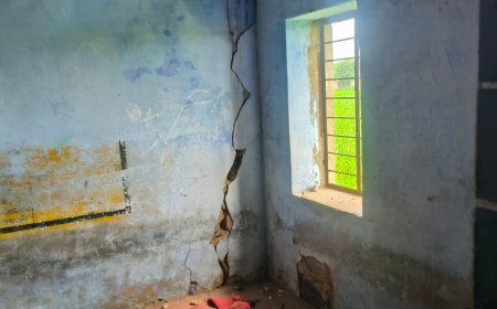 गोविंदगढ़ में सरकारी स्कूलों का किया निरीक्षण: नसवारी स्कूल के कमरों में मिली दरारें, 10 कमरे खराब हालत में मिले; प्रवेश पर लगाई रोक