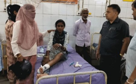 तेज रफ्तार डंपर ने स्कूटी सवार दो शिक्षिकाओं को मारी टक्कर,साथी शिक्षकों ने निजी वाहन से पहुचाया उपजिला अस्पताल