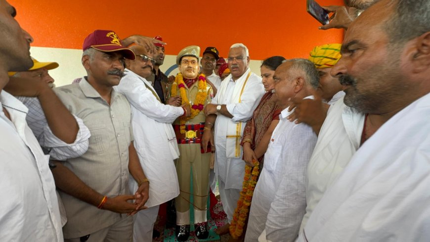 शहीद हरेन्द्रसिंह की प्रतिमा का अनावरण ,गृह राज्य मंत्री बेढम रहे मुख्य अतिथि विधायक कोली ने की अध्यक्षता