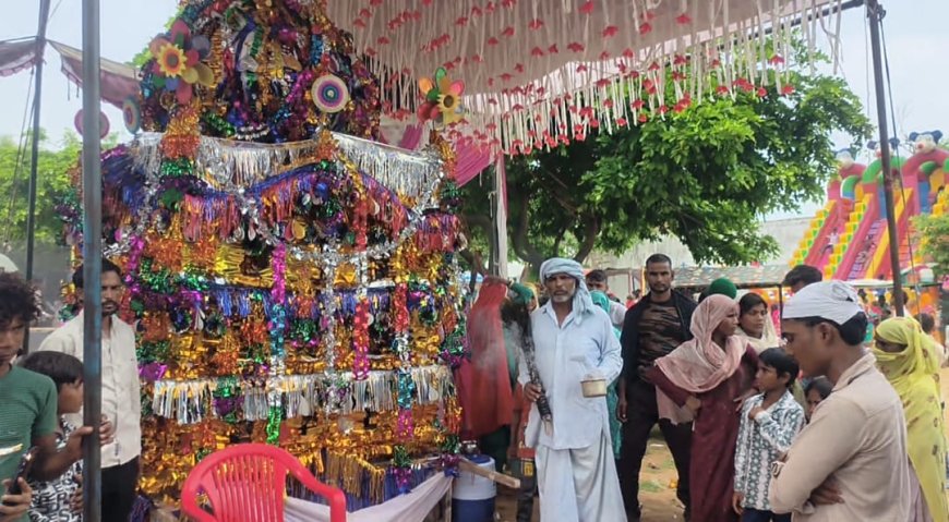 गोविन्दगढ़ कस्बे में मातमी धुन पर निकले ताजिए