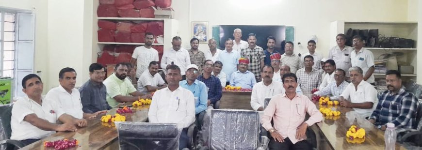 नवनियुक्त सीबीईओ राठौड़ ने किया कार्यगृहण, प्रबोधक संघ ने किया सम्मान