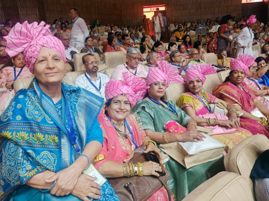 महावीर इंटरनेशनल गोल्डन जुबली सेलिब्रेशन में बोरावड़ की वीराओं ने लिया भाग