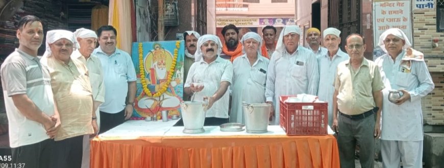 अच्छे मानसून की प्रार्थना कर सिंधी समाज ने बांटा प्रसाद