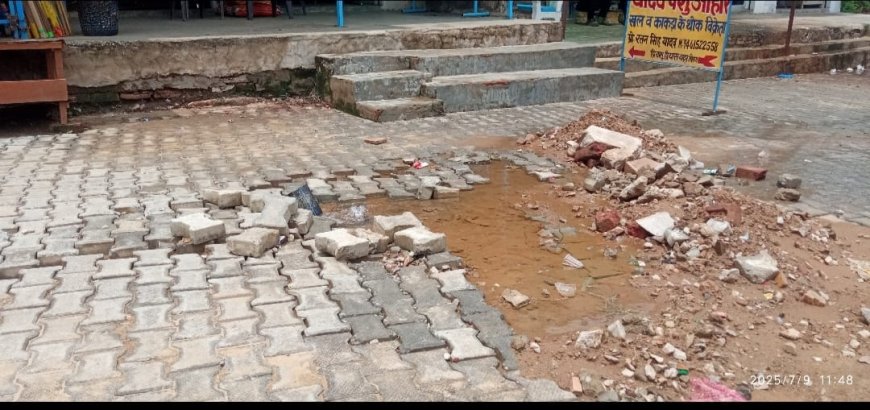 मुख्य पाइपलाइन से 5 दिन से बह रहा हजारों लीटर पानी, जलदाय विभाग बना 'धृतराष्ट्र