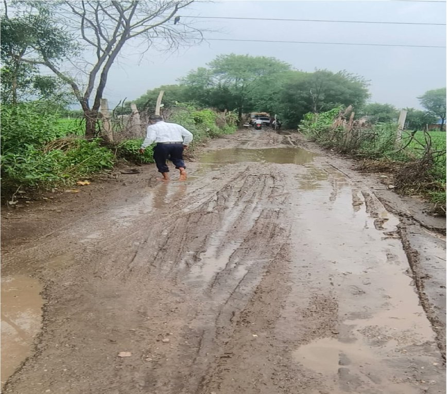 धाबाई की ढाणी में गंदे पानी की निकासी को लेकर ग्रामीणों ने किया विरोध प्रदर्शन