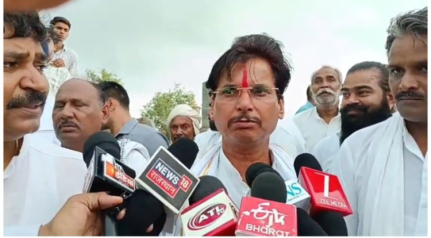 हनुमान व देवनारायण मंदिर तोड़े जाने से ग्रामीणों में आक्रोश, तंबू डालकर दिया धरना