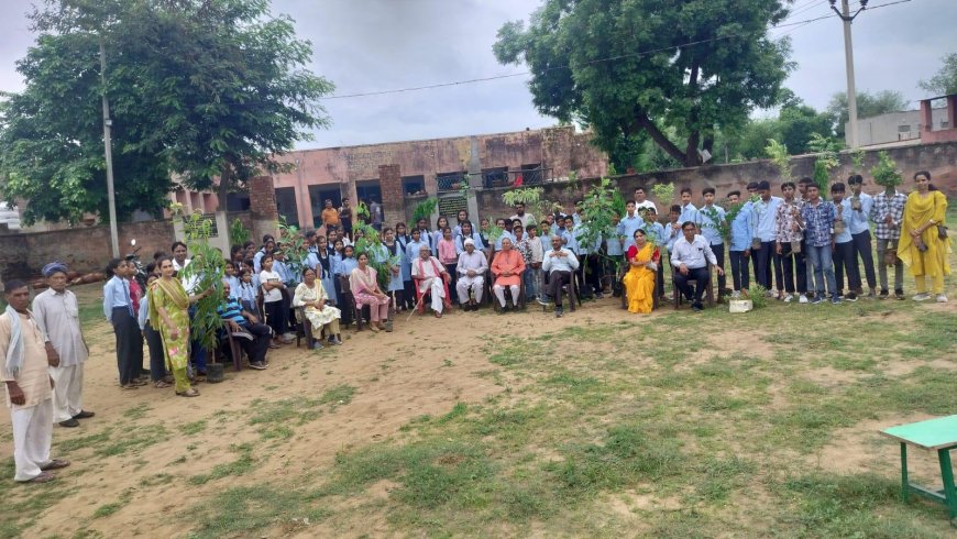 पूर्व तहसीलदार ने अपने 68वें जन्मदिन पर लगाए 68 पेड़