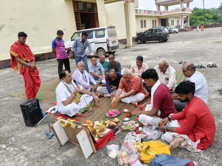 श्री तिलस्वां शिवमहापुराण कथा महोत्सव के महाध्वज की स्थापना