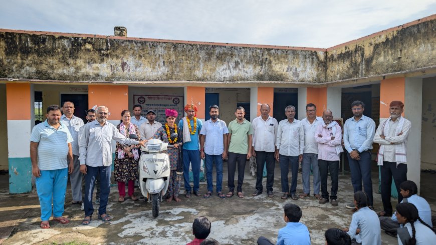 कालीबाई स्कूटी योजना के तहत मेधावी बालिका कोमल बाई मीना को मिली स्कूटी