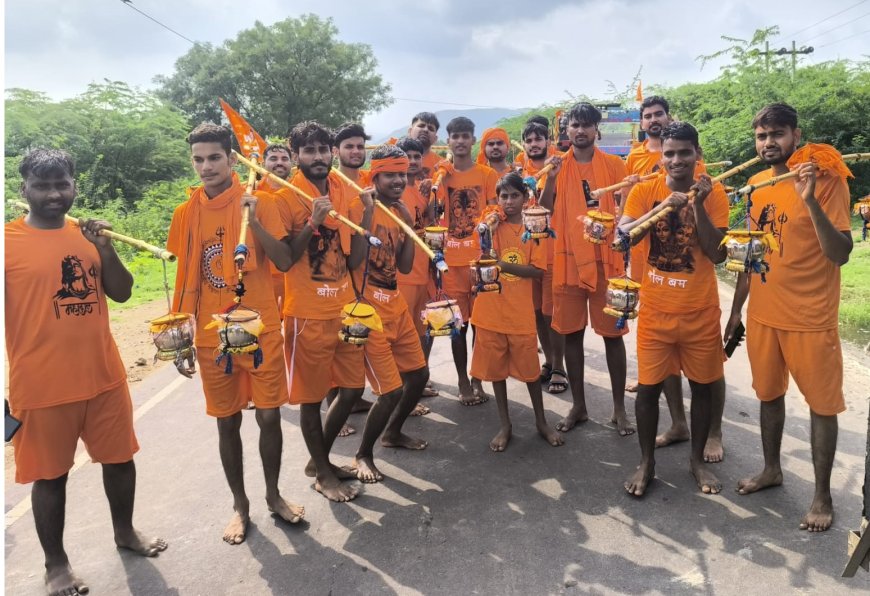 नारायाणी माता धाम से गंगा जल भरकर कांवड़ यात्रा हुई रवाना, शिव भक्त कल करेंगे  शिव जलाभिषेक