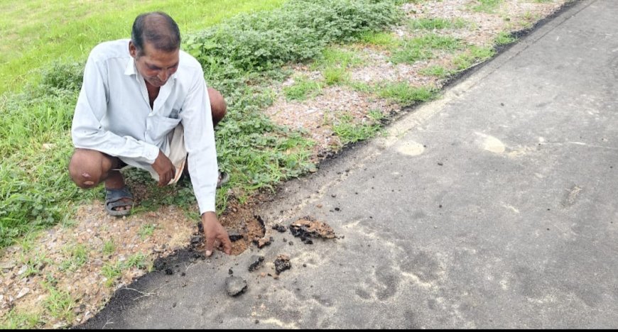नोगांवा 40 लाख की लागत से बनी सड़क एक माह मे उखड़ने लगी