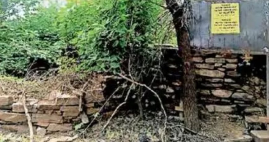 मुंडावर में गांव गढ़ी के सूखे कुएं को पालिका ने किया संरक्षित