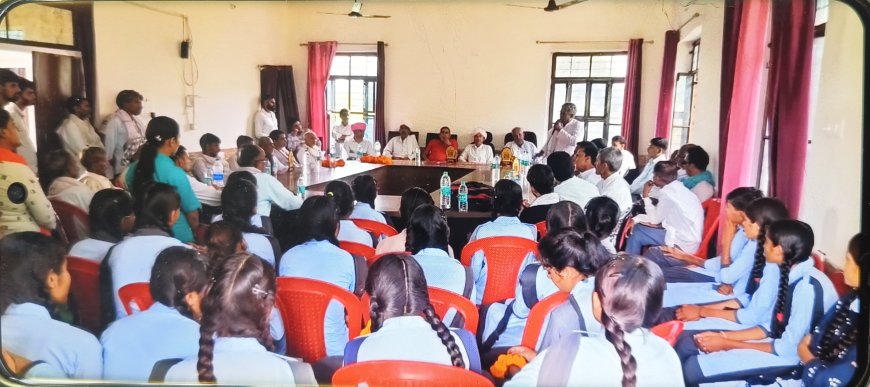 क्यारा में बालिका शिक्षा को बढ़ावा देने के उद्देश्य को लेकर संचालित सार्वजनिक पुस्तकालय का विधायक ने किया उद्घाटन