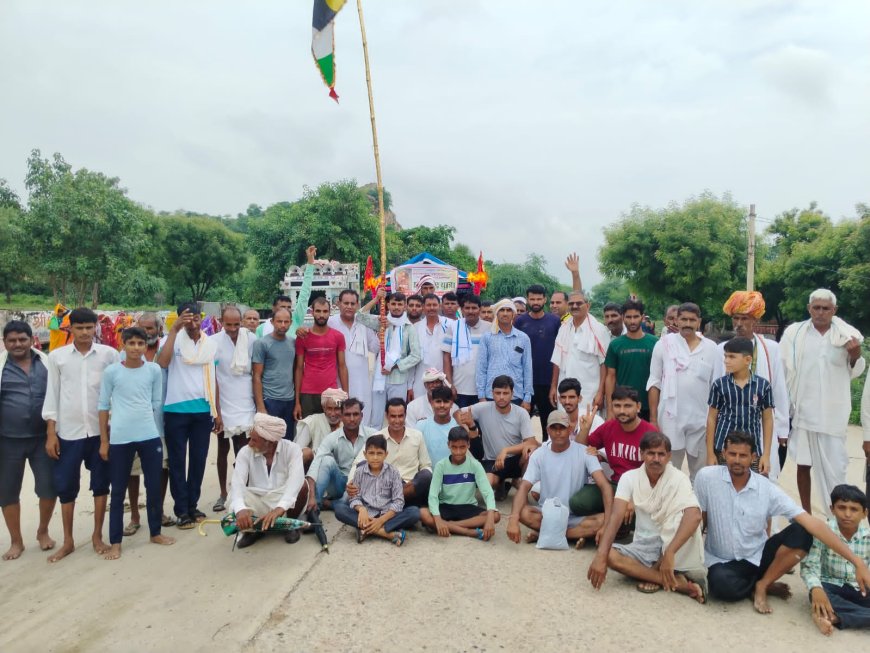 भैरूं बाबा मंदिर से ध्वजा पूजन  के साथ रवाना हुई बांकी माता की छठी ध्वज पदयात्रा