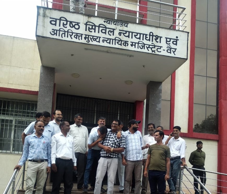 न्यायिक कर्मचारी सामूहिक अवकाश पर रहने के कारण  न्यायालयों का सभी कामकाज रहा ठप्प