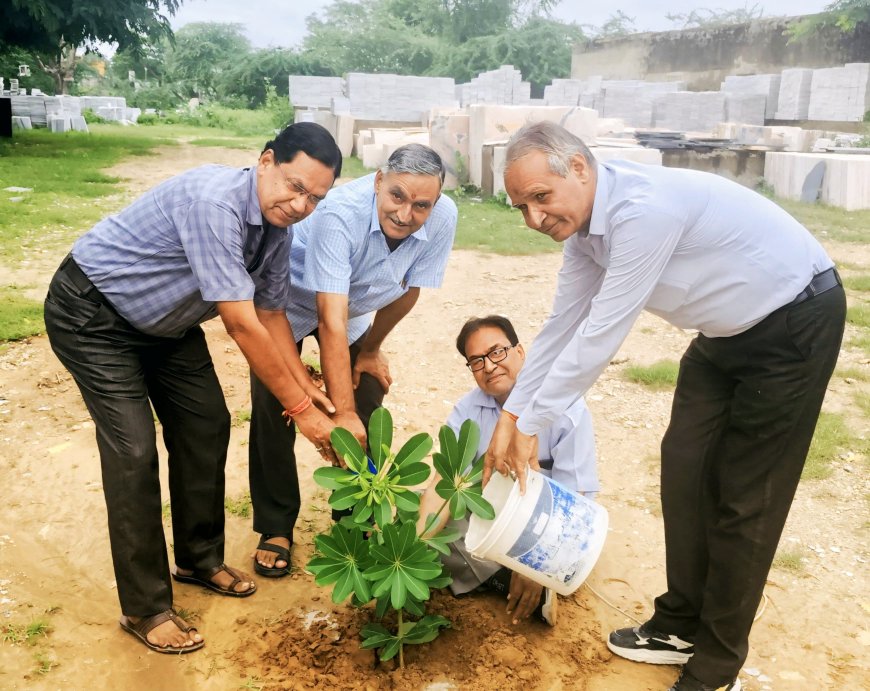 वायु सैनिक शहीद गोविंद सोनी की स्मृति में किया वृक्षारोपण