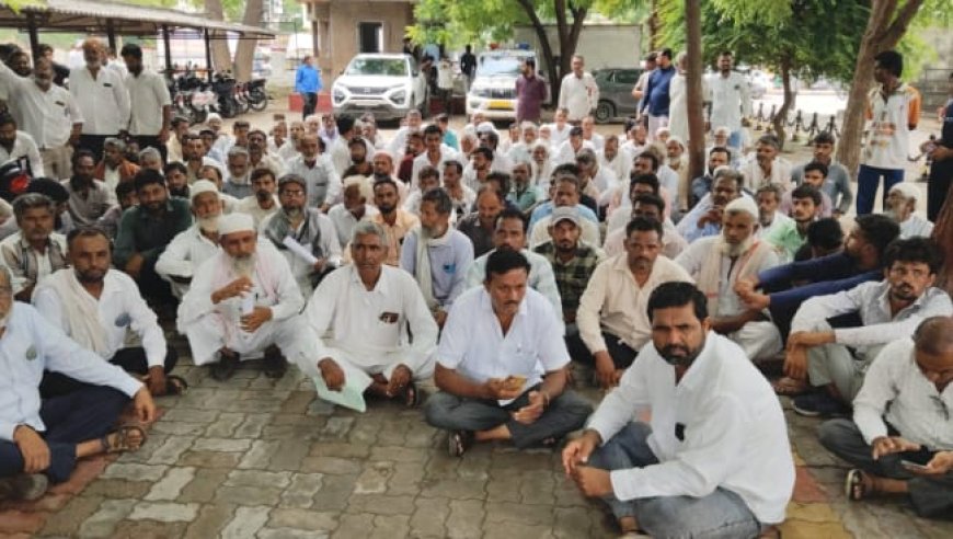 मारवाड़ जंक्शन थाना के  उप निरीक्षक पर मोयला समाज ने लगाया गंभीर आरोप