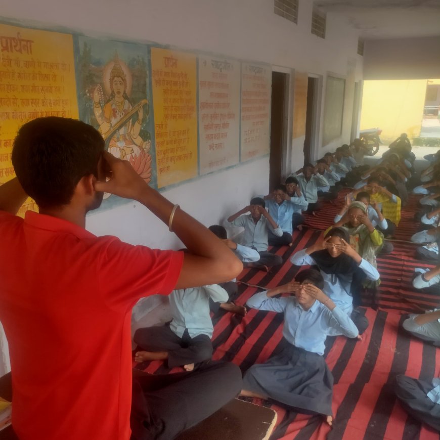 आयुष्यान आरोग्य मंदिर दीवली योग प्रशिक्षक ने जौनाखेडा भय राजकीय विद्यालय में कराया योग
