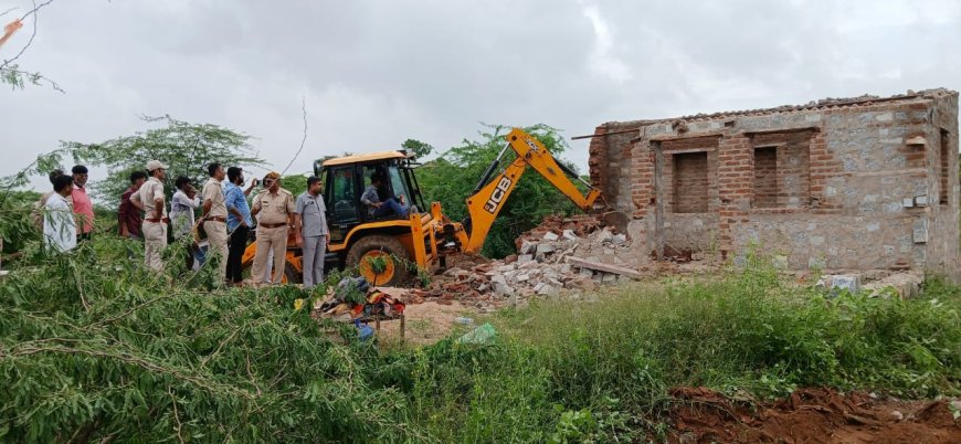 वेलांगरी में अतिक्रमणों के ऊपर चला पिला पंजा