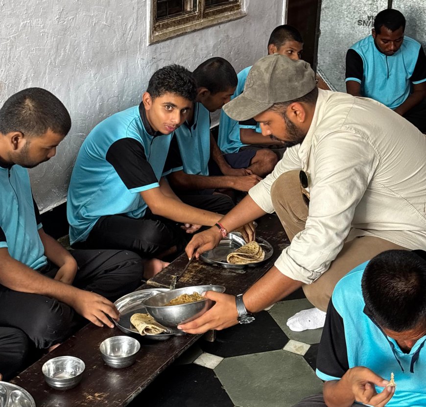 युवा कांग्रेस नेता रवि मेवाड़ा ने अपना जन्मदिन मानसिक विमंदित मूक बघिर विद्यालय मे बच्चो के बीच मनाया