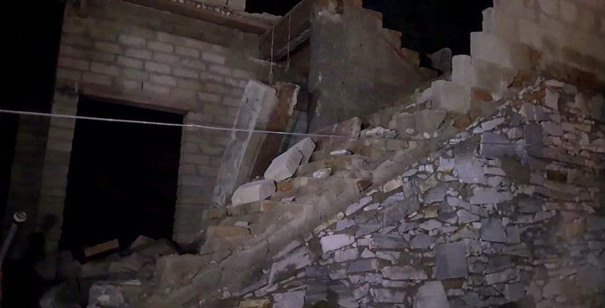 मकराना के जूसरी रोड स्थित नए निर्माणाधीन मकान की पट्टियां टूटी, पिता पुत्र घायल