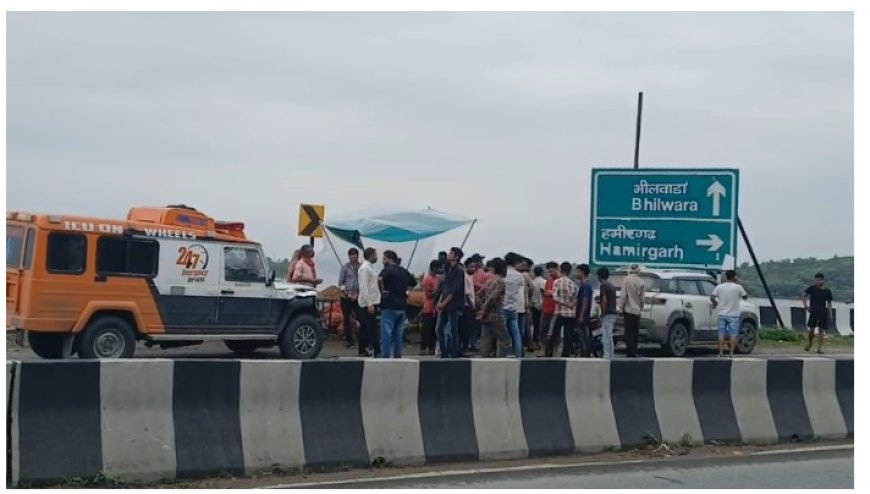 गाय को बचाने के प्रयास से चलती कार को एम्बुलेंस ने  मारी टक्कर