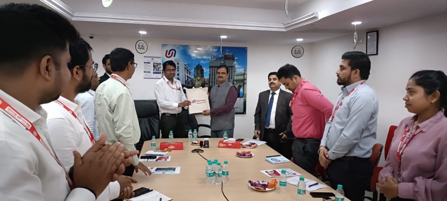 बैंक मैनेजर राकेश सैनी का मुंबई में हुआ जोरदार स्वागत