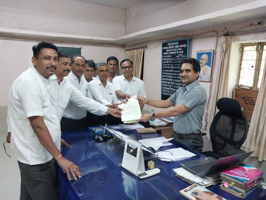 अभिभाषक संघ एवं भारतीय किसान यूनियन टिकेट ने मृतक, पीडितो, कावडियो के समर्थन मे सरकार को दी चेतावनी