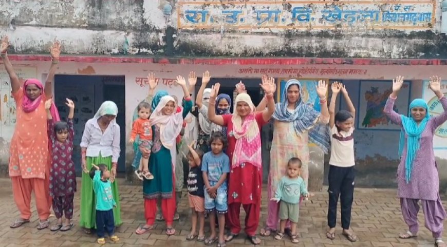 आंगनबाड़ी केंद्र के भवन की हालत जर्जर एवं दयनीय अभिभावक में बच्चे भयभीत, कहीं भवन ना गिर जाए