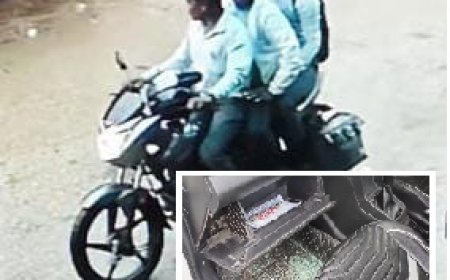 कार की खिड़की का शीशा तोड़ कर किए चार लाख रुपए पार