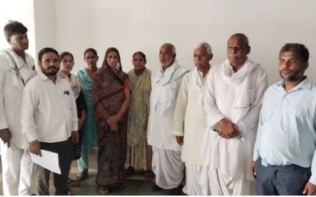 अभद्र व्यवहार जाति सूचक अप शब्द की रिपोर्ट मालाखेड़ा में दर्ज नहीं होने पर पुलिस अधीक्षक से मिले लोग