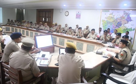 जिला पुलिस अधीक्षक दिगंत आनंद (आईपीएस) ने ली अपराध गोष्ठी