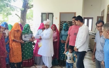 मीना हाई कोर्ट नांगल प्यारी वास में आयोजित आदिवासी दिवस को लेकर बांटे पीले चावल