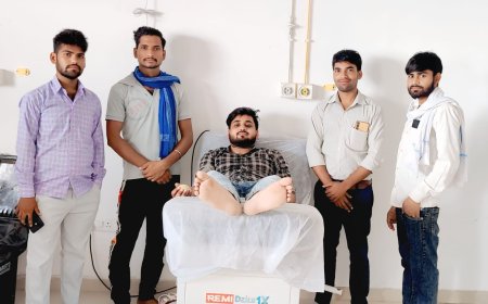 ब्लड हेल्प टीम के सदस्य ने समय पर पहुंचकर किया रक्तदान