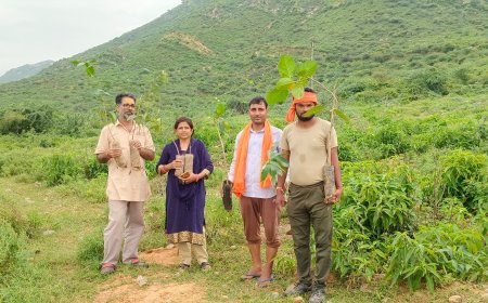 रक्षाबंधन पर्व पर कल्पवृक्ष सहित 11 पौधे लगाकर किया आमजन को प्रेरित