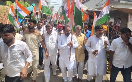 रामगढ़ में निकली हर घर तिरंगा रैली, भारत माता के जयकारो से गूंजे रामगढ़ बाजार