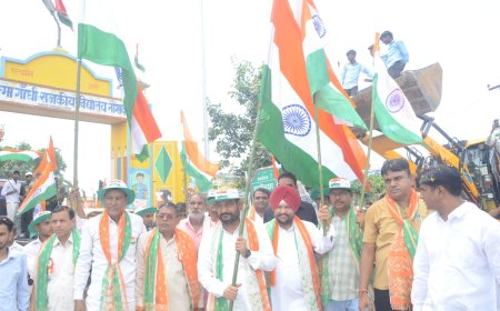 नौगांवा हर घर तिरंगा यात्रा  में उमडा जन सैलाब