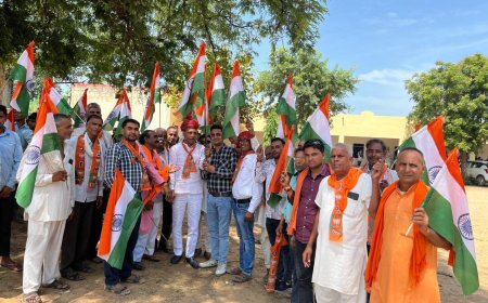 पूर्व विधायक बनवारी लाल सिंगल ने विचगांव में दी तिरंगा यात्रा को रवानगी