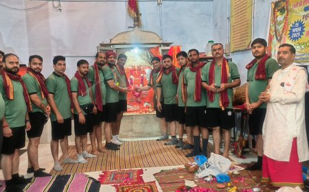 गोविन्दगढ़ से चांदी जी डाक ध्वज यात्रा हुई रवाना:लोगो ने जगह-जगह श्याम भक्तो का किया स्वागत