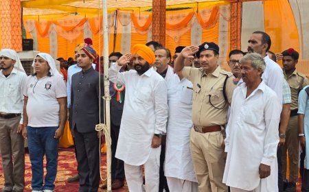 रामगढ :विधायक सुखवंत सिंह ने स्वतन्त्रता दिवस पर ध्वजारोहण  किया , विरांगनाओं को किया सम्मानित