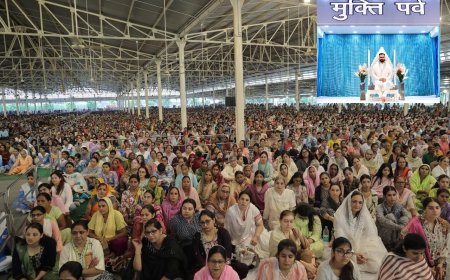 मुक्ति पर्व देश की स्वतंत्रता के साथ आत्मिक जागृति का पावन पर्व: भक्ति में आजादी की मुक्ति