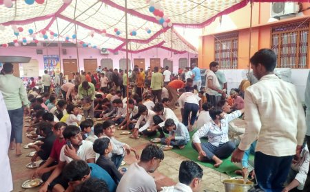 जन्माष्टमी पर्व को लेकर विशाल भंडारे का हुआ आयोजन हजारों की संख्या में श्रद्धालुओं ने पाया प्रसाद