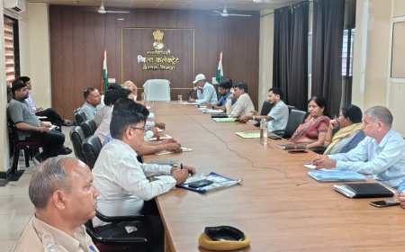 अतिरिक्त जिला कलेक्टर ने ली साप्ताहिक समीक्षा बैठक